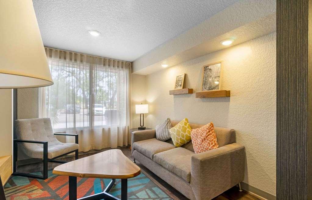 Extended Stay America Suites - Tampa - Northeast 内观 照片